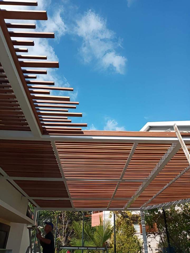 Pergola bois et structure métallique Saint-Louis